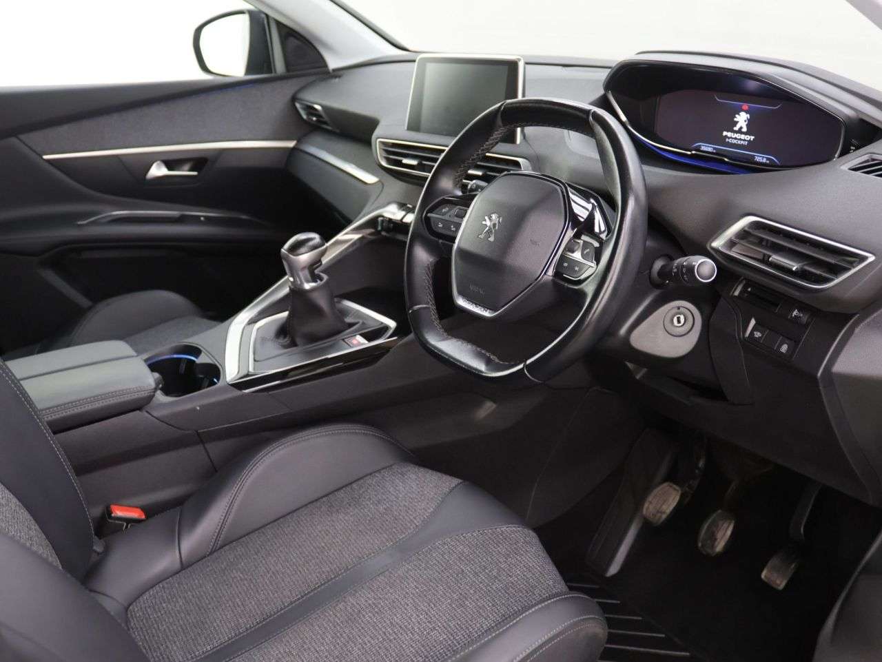 2019 PEUGEOT 3008 2019 PEUGEOT 3008