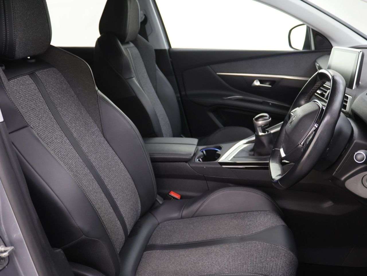 2019 PEUGEOT 3008 2019 PEUGEOT 3008