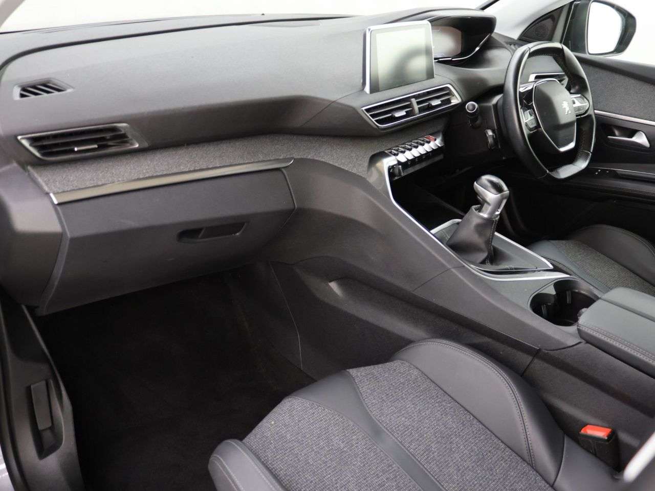 2019 PEUGEOT 3008 2019 PEUGEOT 3008