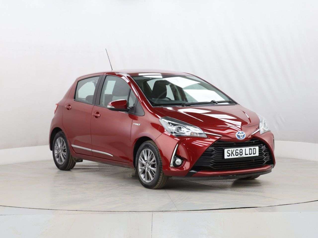 A 2018 TOYOTA YARIS 1.5 VVT-h Icon Hatchback 5dr Petrol Hybrid E-CVT Euro 6 (s/s) (100 ps) A 2018 TOYOTA YARIS 1.5 VVT-h Icon Hatchback 5dr Petrol Hybrid E-CVT Euro 6 (s/s) (100 ps)