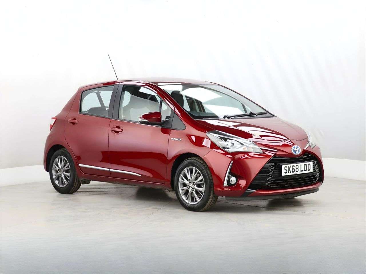 A 2018 TOYOTA YARIS 1.5 VVT-h Icon Hatchback 5dr Petrol Hybrid E-CVT Euro 6 (s/s) (100 ps) A 2018 TOYOTA YARIS 1.5 VVT-h Icon Hatchback 5dr Petrol Hybrid E-CVT Euro 6 (s/s) (100 ps)