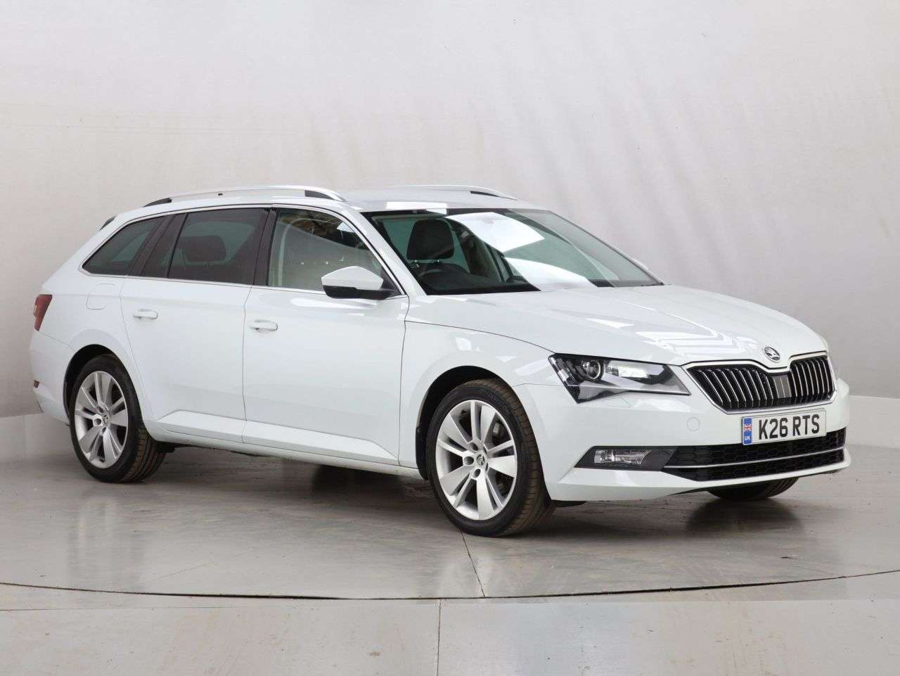 A 2018 SKODA SUPERB 2.0 TSI SE L Executive Estate 5dr Petrol DSG Euro 6 (s/s) (220 ps) A 2018 SKODA SUPERB 2.0 TSI SE L Executive Estate 5dr Petrol DSG Euro 6 (s/s) (220 ps)