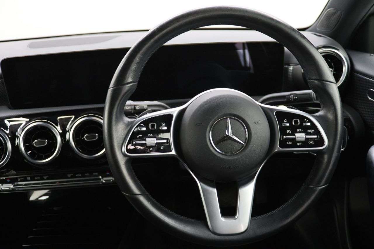 2021 MERCEDES-BENZ A CLASS 2021 MERCEDES-BENZ A CLASS