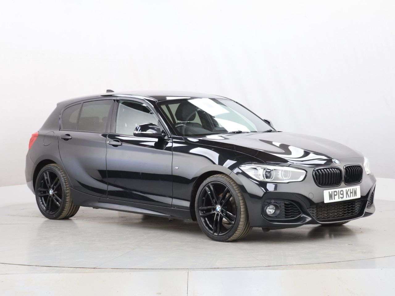 A 2019 BMW 1 SERIES 1.5 118i GPF M Sport Hatchback 5dr Petrol Auto Euro 6 (s/s) (136 ps) A 2019 BMW 1 SERIES 1.5 118i GPF M Sport Hatchback 5dr Petrol Auto Euro 6 (s/s) (136 ps)