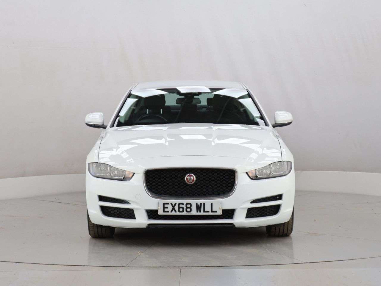 A 2018 JAGUAR XE 2.0d Prestige Saloon 4dr Diesel Auto Euro 6 (s/s) (180 ps) A 2018 JAGUAR XE 2.0d Prestige Saloon 4dr Diesel Auto Euro 6 (s/s) (180 ps)