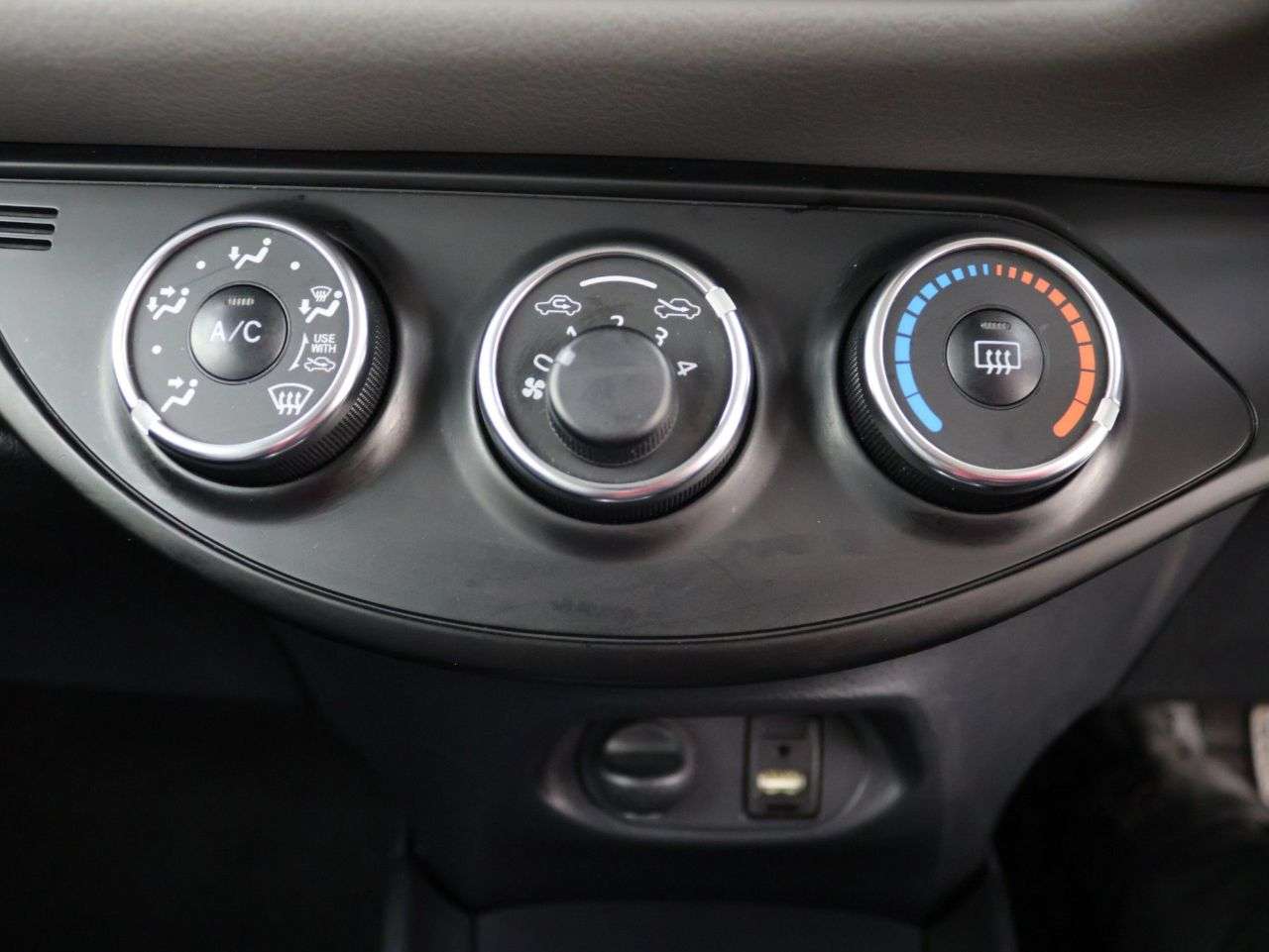 2019 TOYOTA YARIS 2019 TOYOTA YARIS