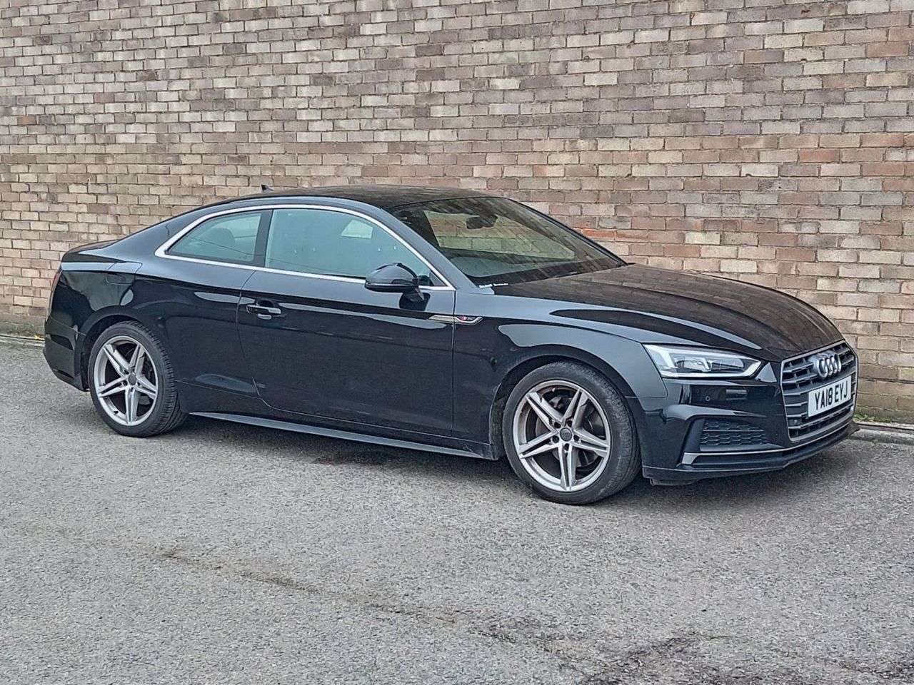 A 2018 AUDI A5 2.0 TDI S line Coupe 2dr Diesel S Tronic Euro 6 (s/s) (190 ps) A 2018 AUDI A5 2.0 TDI S line Coupe 2dr Diesel S Tronic Euro 6 (s/s) (190 ps)