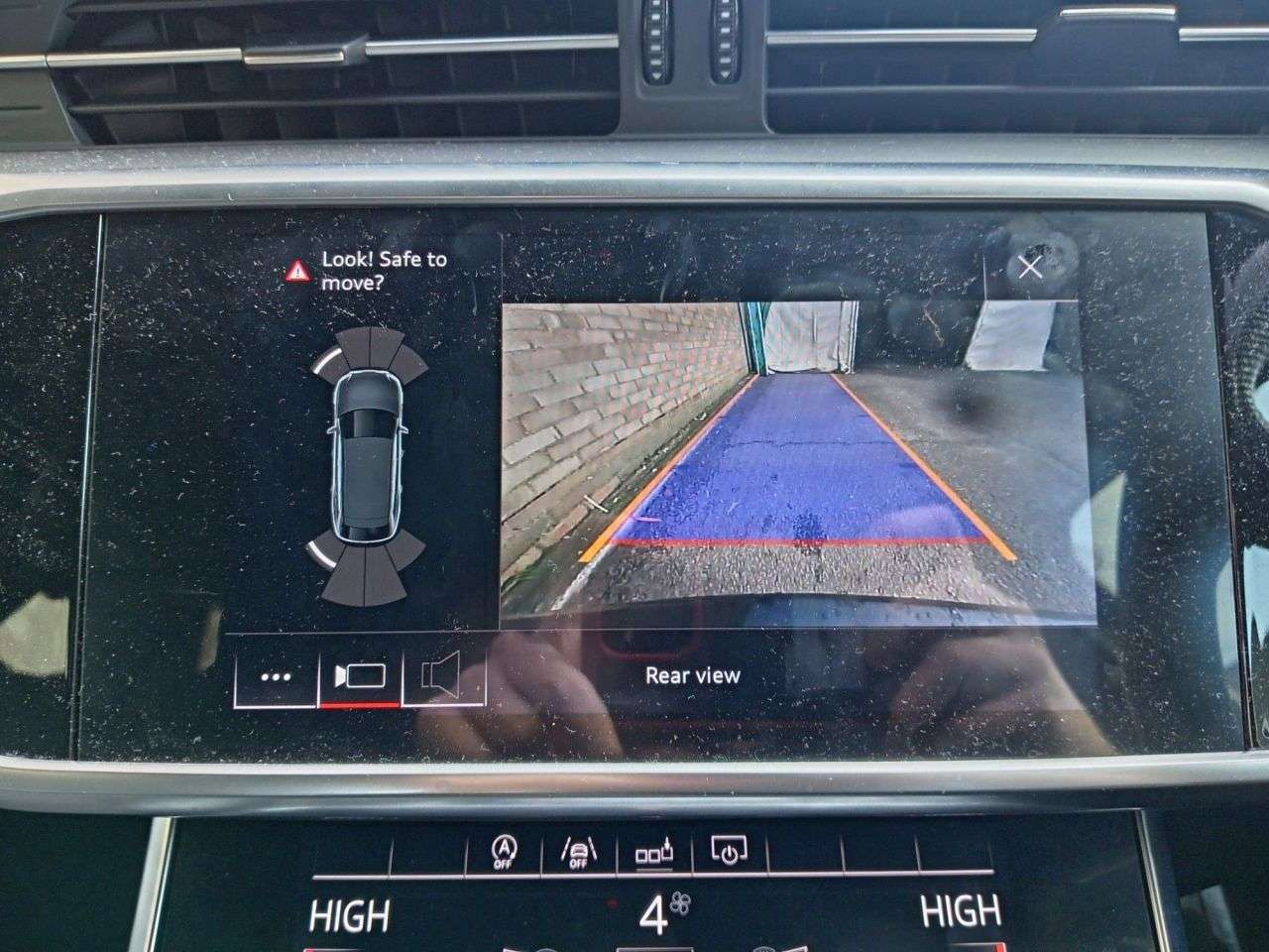 A 2019 AUDI A6 AVANT 2.0 TDI 40 S line Estate 5dr Diesel S Tronic Euro 6 (s/s) (204 ps) A 2019 AUDI A6 AVANT 2.0 TDI 40 S line Estate 5dr Diesel S Tronic Euro 6 (s/s) (204 ps)