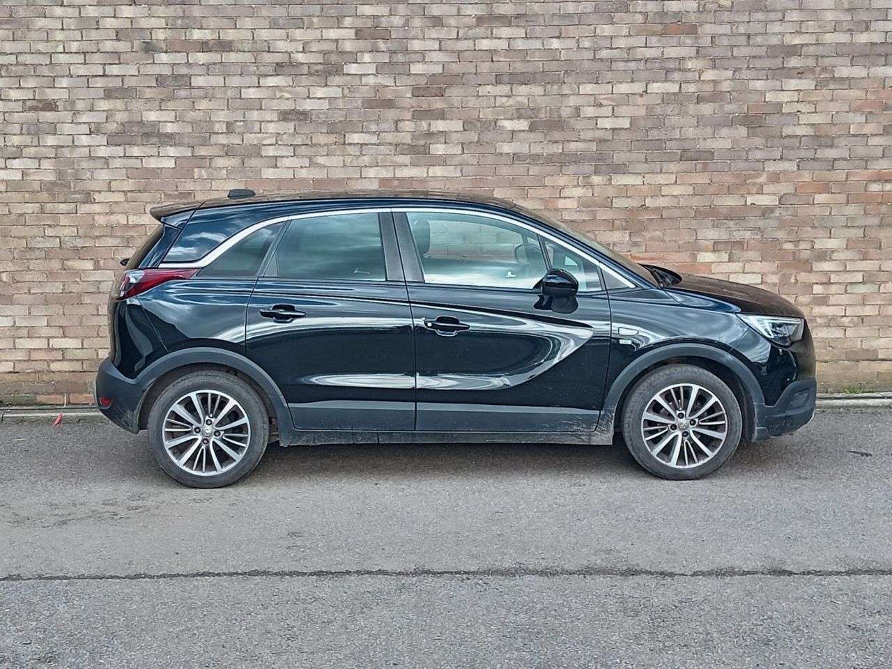 A 2020 VAUXHALL CROSSLAND X 1.2 Griffin SUV 5dr Petrol Manual Euro 6 (s/s) (83 ps) A 2020 VAUXHALL CROSSLAND X 1.2 Griffin SUV 5dr Petrol Manual Euro 6 (s/s) (83 ps)