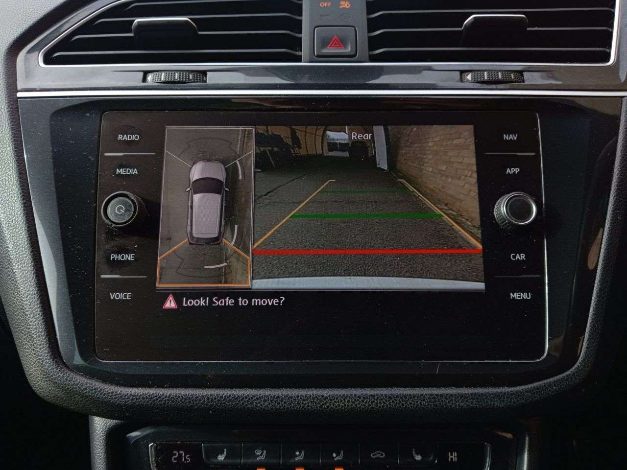 A 2020 VOLKSWAGEN TIGUAN 2.0 TDI R-Line Tech SUV 5dr Diesel DSG Euro 6 (s/s) (150 ps) A 2020 VOLKSWAGEN TIGUAN 2.0 TDI R-Line Tech SUV 5dr Diesel DSG Euro 6 (s/s) (150 ps)