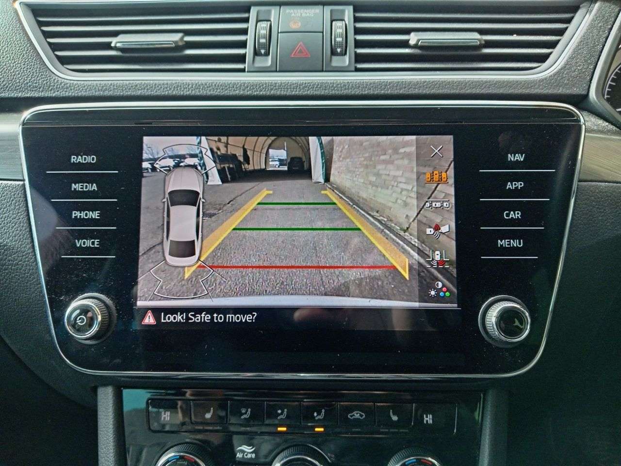 A 2020 SKODA SUPERB 1.5 TSI ACT SE L Hatchback 5dr Petrol DSG Euro 6 (s/s) (150 ps) A 2020 SKODA SUPERB 1.5 TSI ACT SE L Hatchback 5dr Petrol DSG Euro 6 (s/s) (150 ps)