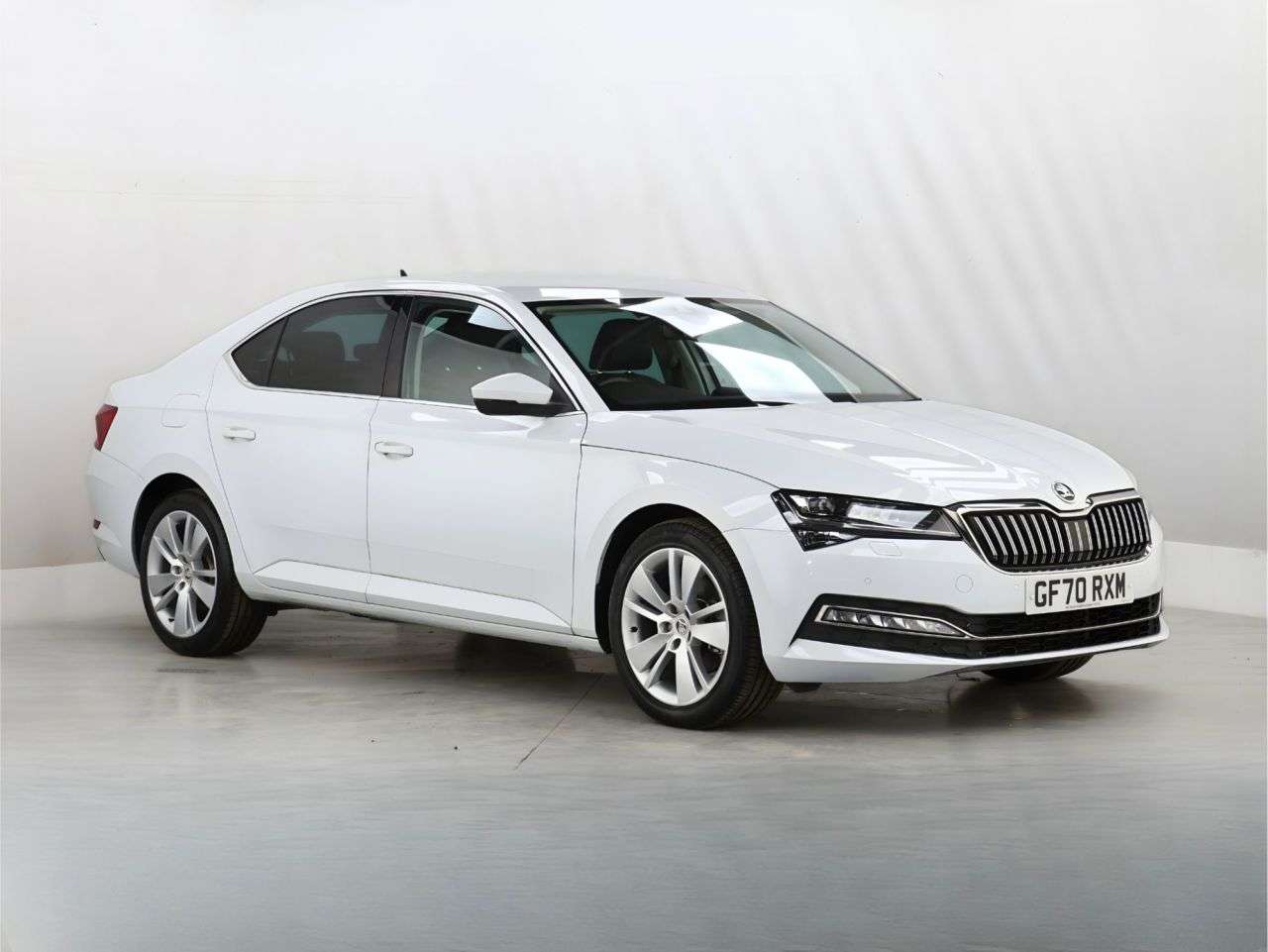 A 2020 SKODA SUPERB 1.5 TSI ACT SE L Hatchback 5dr Petrol DSG Euro 6 (s/s) (150 ps) A 2020 SKODA SUPERB 1.5 TSI ACT SE L Hatchback 5dr Petrol DSG Euro 6 (s/s) (150 ps)