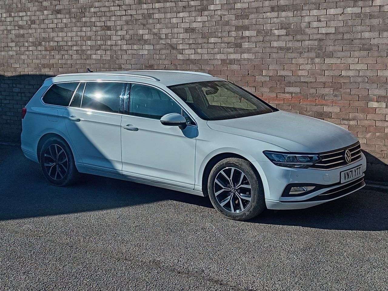 A 2022 VOLKSWAGEN PASSAT 2.0 TDI EVO SEL Estate 5dr Diesel Manual Euro 6 (s/s) (150 ps) A 2022 VOLKSWAGEN PASSAT 2.0 TDI EVO SEL Estate 5dr Diesel Manual Euro 6 (s/s) (150 ps)