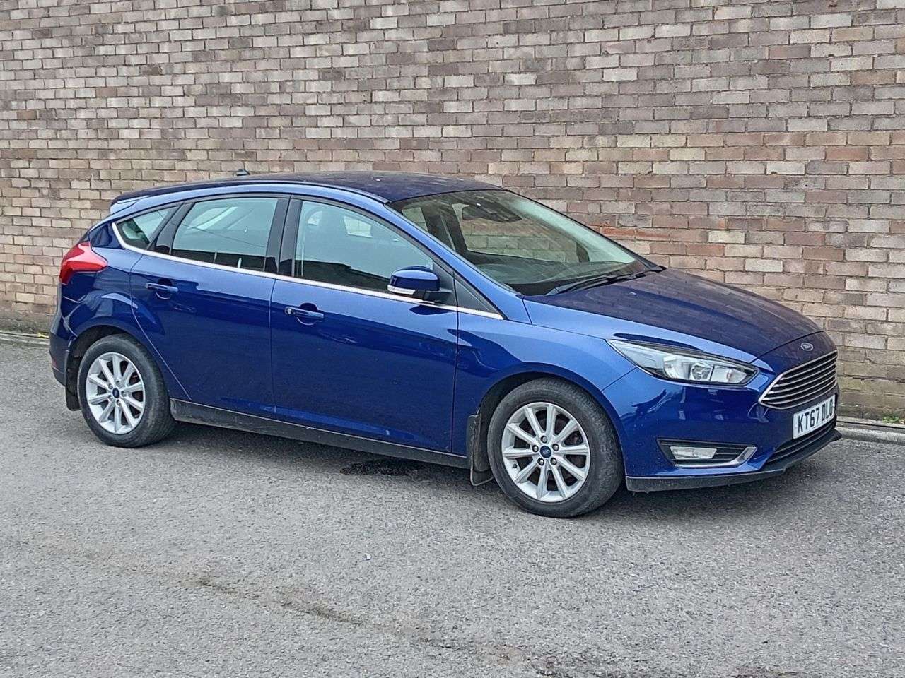 A 2018 FORD FOCUS 1.0T EcoBoost Titanium Hatchback 5dr Petrol Manual Euro 6 (s/s) (125 ps) A 2018 FORD FOCUS 1.0T EcoBoost Titanium Hatchback 5dr Petrol Manual Euro 6 (s/s) (125 ps)