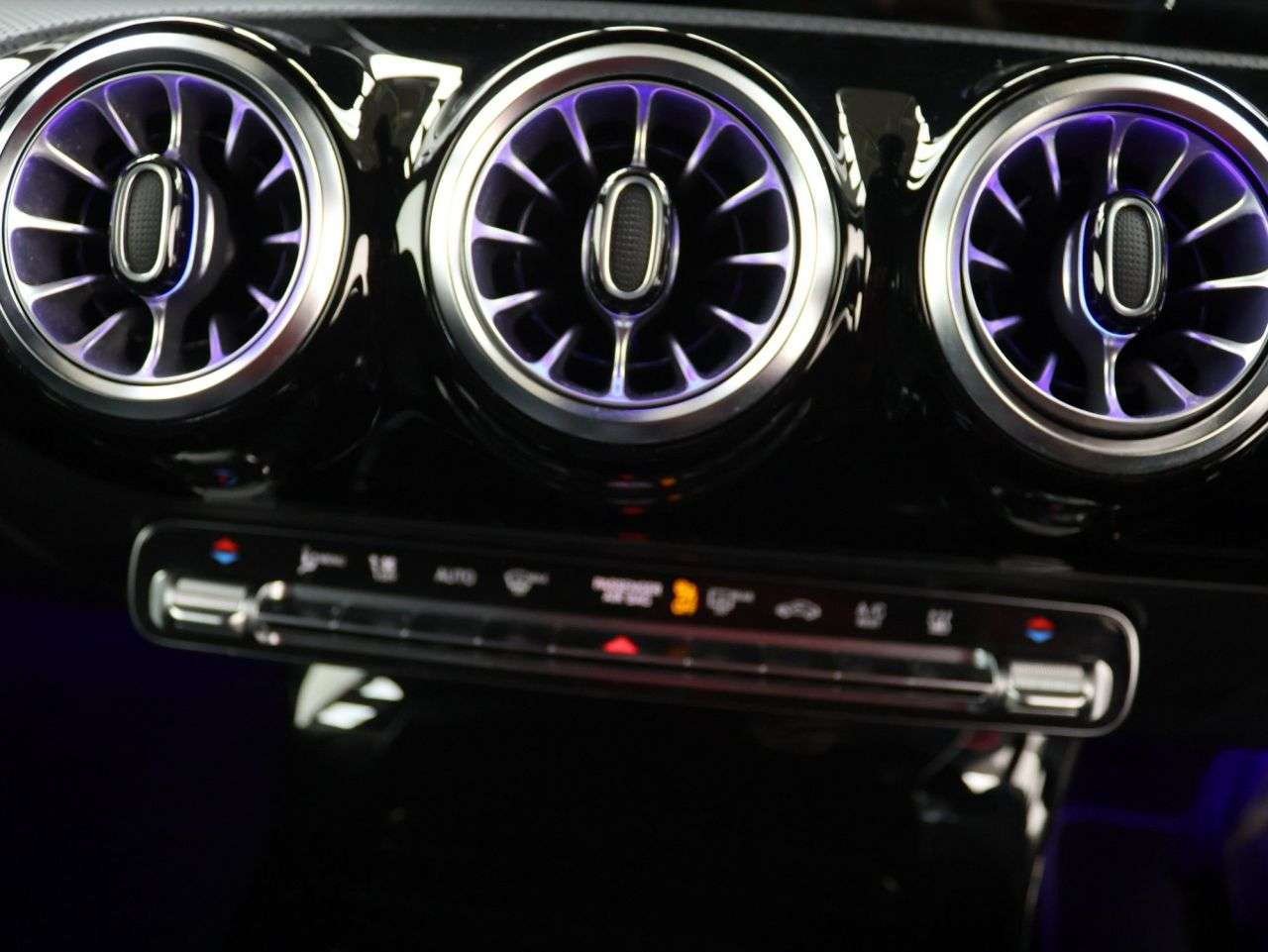 2021 MERCEDES-BENZ A CLASS 2021 MERCEDES-BENZ A CLASS