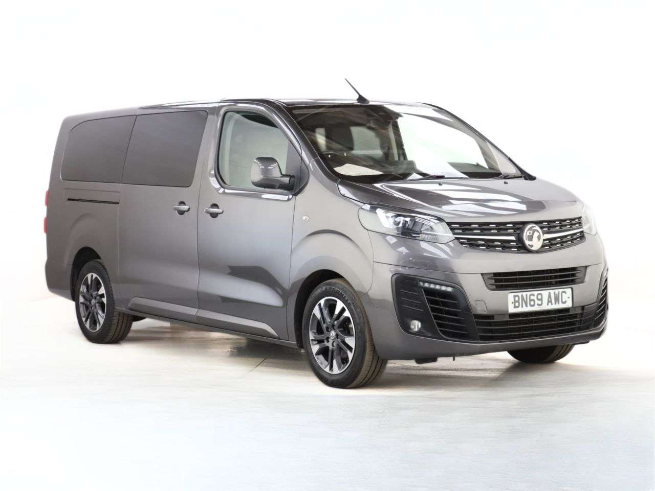 A 2019 VAUXHALL VIVARO LIFE 2.0 Turbo D BlueInjection Elite L MPV 5dr Diesel Manual LWB Euro 6 (s/s) (8 A 2019 VAUXHALL VIVARO LIFE 2.0 Turbo D BlueInjection Elite L MPV 5dr Diesel Manual LWB Euro 6 (s/s) (8