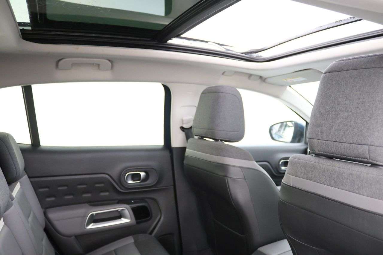 A 2019 CITROEN C5 AIRCROSS 1.2 PureTech Flair Plus SUV 5dr Petrol Manual Euro 6 (s/s) (130 ps) A 2019 CITROEN C5 AIRCROSS 1.2 PureTech Flair Plus SUV 5dr Petrol Manual Euro 6 (s/s) (130 ps)