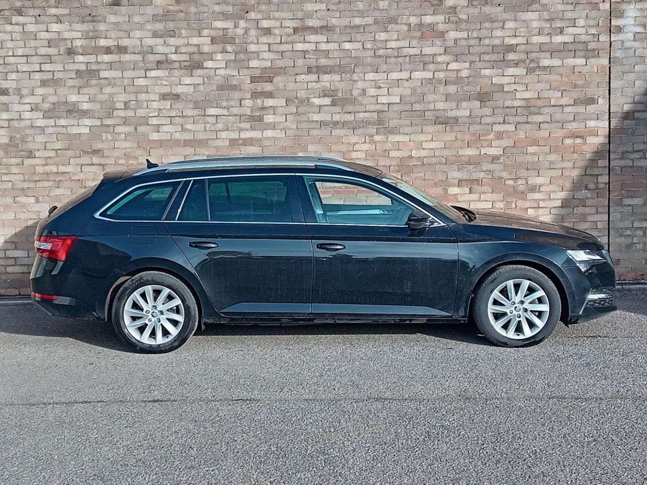 A 2021 SKODA SUPERB 1.4 TSI iV 13kWh SE Technology Estate 5dr Petrol Plug-in Hybrid DSG Euro 6 A 2021 SKODA SUPERB 1.4 TSI iV 13kWh SE Technology Estate 5dr Petrol Plug-in Hybrid DSG Euro 6