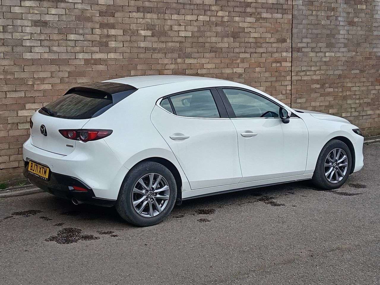 A 2021 MAZDA MAZDA3 2.0 e-SKYACTIV-G MHEV SE-L Hatchback 5dr Petrol Manual Euro 6 (s/s) (122 ps A 2021 MAZDA MAZDA3 2.0 e-SKYACTIV-G MHEV SE-L Hatchback 5dr Petrol Manual Euro 6 (s/s) (122 ps