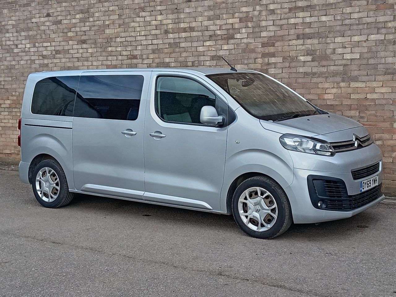 A 2019 CITROEN SPACETOURER 1.5 BlueHDi Feel M MPV 5dr Diesel Manual MWB Euro 6 (s/s) (120 ps) A 2019 CITROEN SPACETOURER 1.5 BlueHDi Feel M MPV 5dr Diesel Manual MWB Euro 6 (s/s) (120 ps)