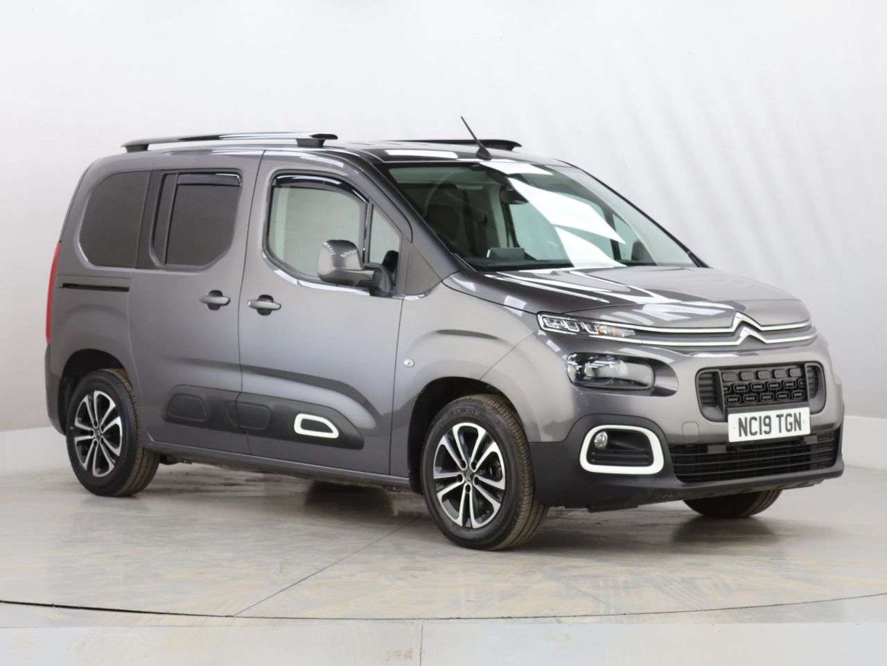 A 2019 CITROEN BERLINGO 1.5 BlueHDi Flair M MPV 5dr Diesel Manual Euro 6 (s/s) (130 ps) A 2019 CITROEN BERLINGO 1.5 BlueHDi Flair M MPV 5dr Diesel Manual Euro 6 (s/s) (130 ps)
