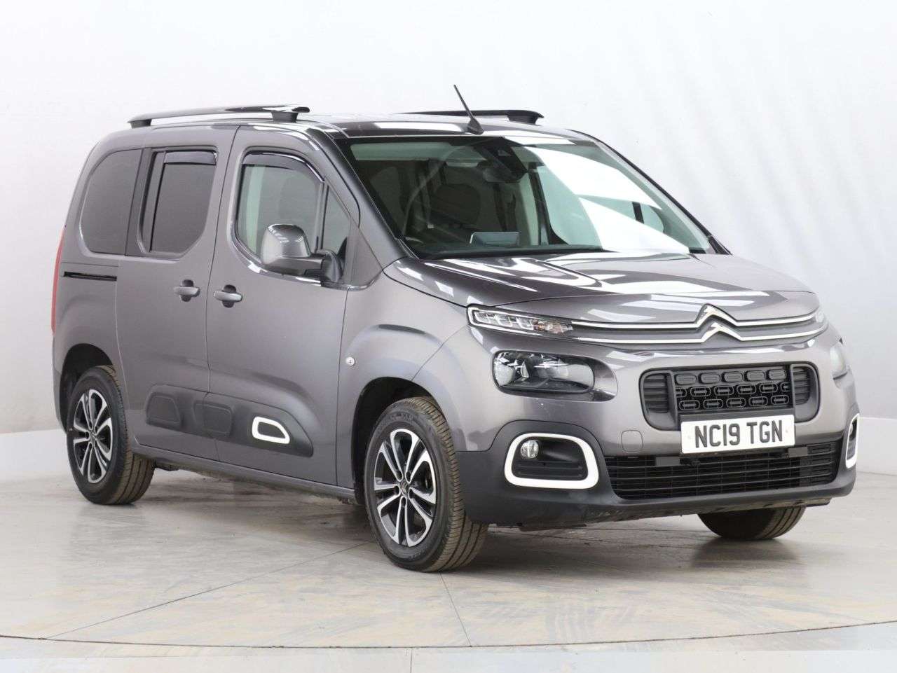 A 2019 CITROEN BERLINGO 1.5 BlueHDi Flair M MPV 5dr Diesel Manual Euro 6 (s/s) (130 ps) A 2019 CITROEN BERLINGO 1.5 BlueHDi Flair M MPV 5dr Diesel Manual Euro 6 (s/s) (130 ps)