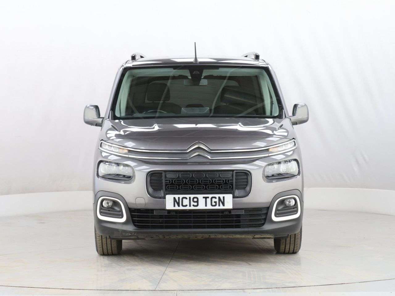 A 2019 CITROEN BERLINGO 1.5 BlueHDi Flair M MPV 5dr Diesel Manual Euro 6 (s/s) (130 ps) A 2019 CITROEN BERLINGO 1.5 BlueHDi Flair M MPV 5dr Diesel Manual Euro 6 (s/s) (130 ps)