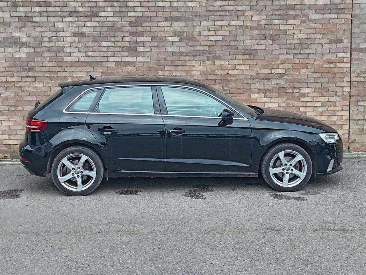 A 2018 AUDI A3 1.0 TFSI 30 Sport Sportback 5dr Petrol Manual Euro 6 (s/s) (116 ps) A 2018 AUDI A3 1.0 TFSI 30 Sport Sportback 5dr Petrol Manual Euro 6 (s/s) (116 ps)