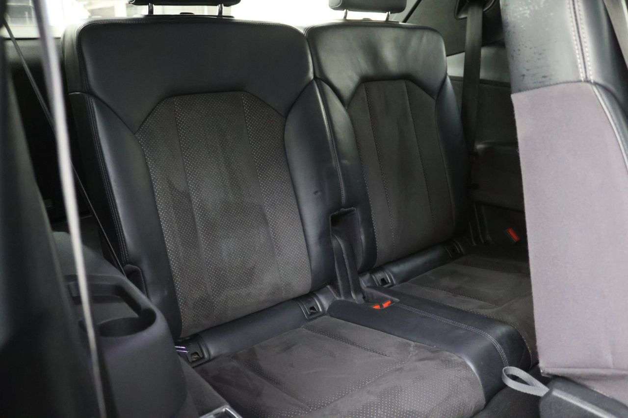 2017 AUDI Q7 2017 AUDI Q7