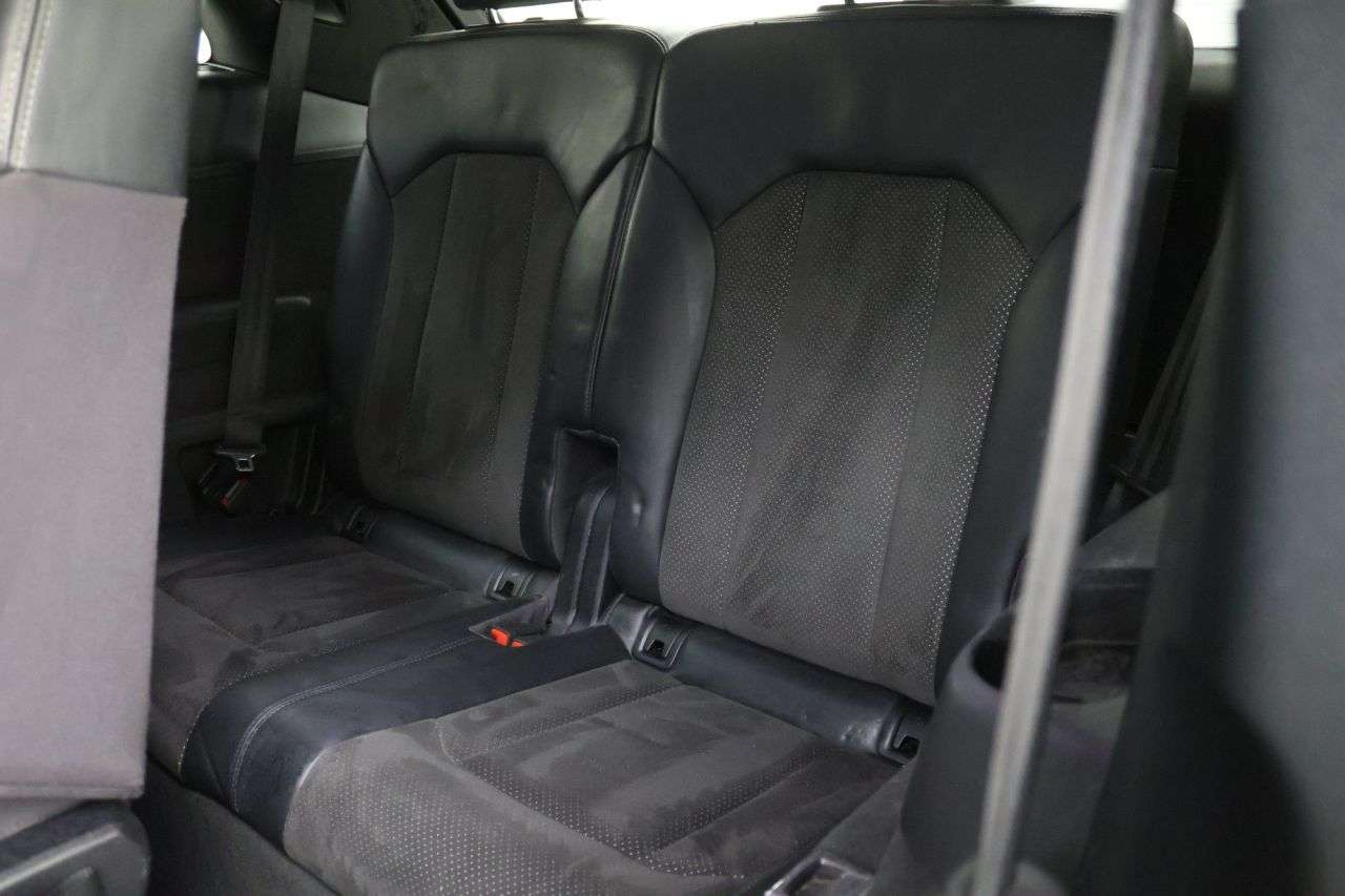 2017 AUDI Q7 2017 AUDI Q7