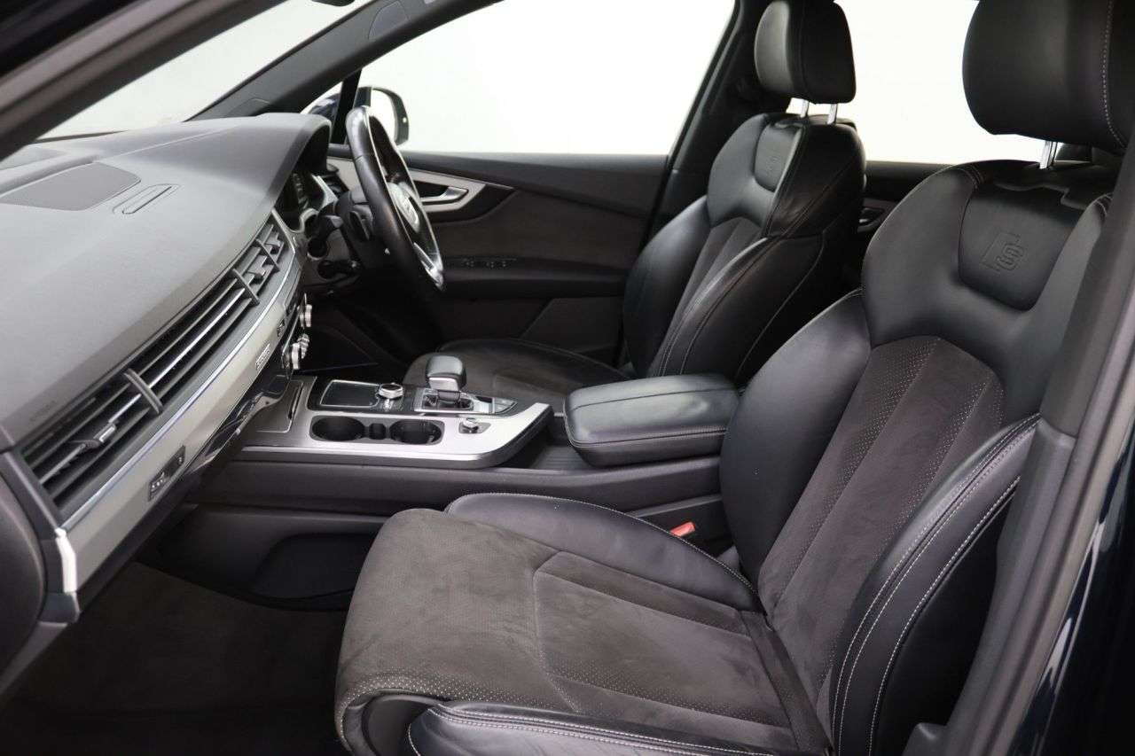 2017 AUDI Q7 2017 AUDI Q7