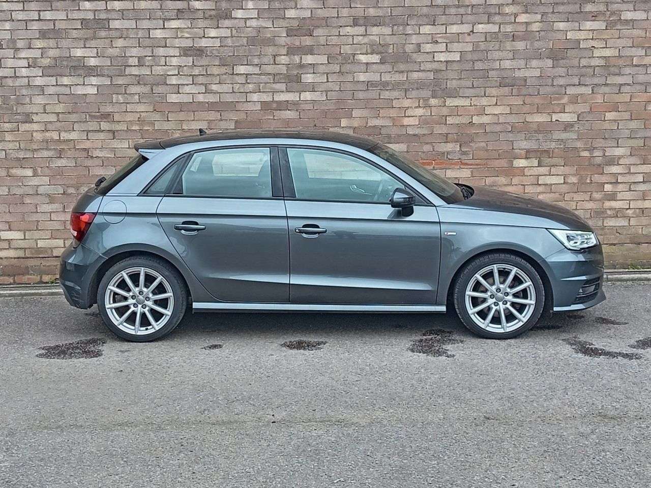 A 2018 AUDI A1 1.6 TDI S line Sportback 5dr Diesel Manual Euro 6 (s/s) (Nav) (116 ps) A 2018 AUDI A1 1.6 TDI S line Sportback 5dr Diesel Manual Euro 6 (s/s) (Nav) (116 ps)