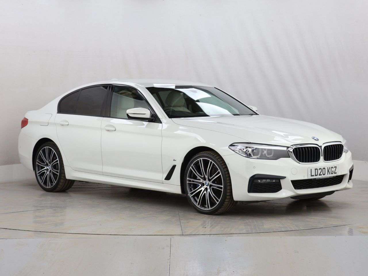 A 2020 BMW 5 SERIES 2.0 530e 12kWh M Sport Saloon 4dr Petrol Plug-in Hybrid Auto xDrive Euro 6 A 2020 BMW 5 SERIES 2.0 530e 12kWh M Sport Saloon 4dr Petrol Plug-in Hybrid Auto xDrive Euro 6