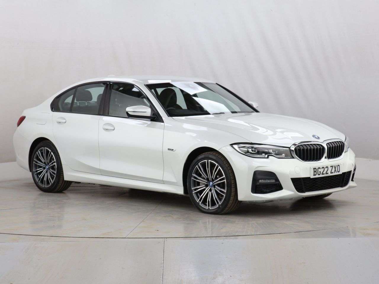 A 2022 BMW 3 SERIES 2.0 330e 12kWh M Sport Saloon 4dr Petrol Plug-in Hybrid Auto Euro 6 (s/s) ( A 2022 BMW 3 SERIES 2.0 330e 12kWh M Sport Saloon 4dr Petrol Plug-in Hybrid Auto Euro 6 (s/s) (