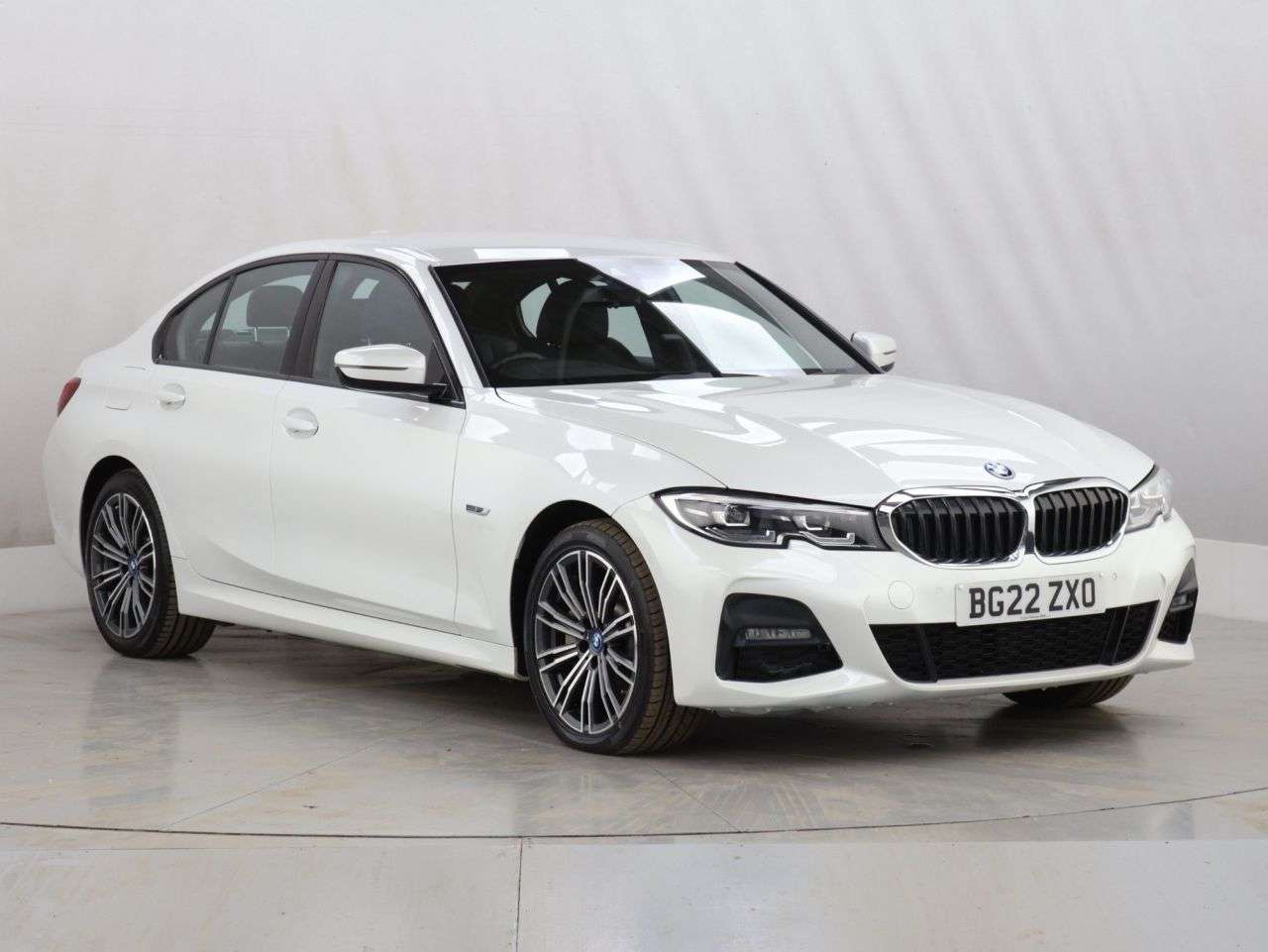 A 2022 BMW 3 SERIES 2.0 330e 12kWh M Sport Saloon 4dr Petrol Plug-in Hybrid Auto Euro 6 (s/s) ( A 2022 BMW 3 SERIES 2.0 330e 12kWh M Sport Saloon 4dr Petrol Plug-in Hybrid Auto Euro 6 (s/s) (