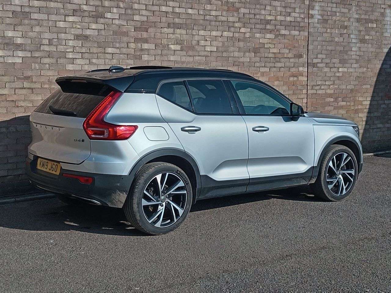 2019 VOLVO XC40 2019 VOLVO XC40