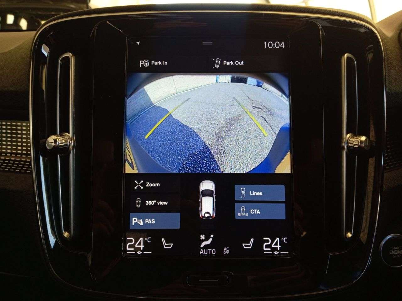 A 2019 VOLVO XC40 2.0 D4 R-Design Pro SUV 5dr Diesel Auto AWD Euro 6 (s/s) (190 ps) A 2019 VOLVO XC40 2.0 D4 R-Design Pro SUV 5dr Diesel Auto AWD Euro 6 (s/s) (190 ps)