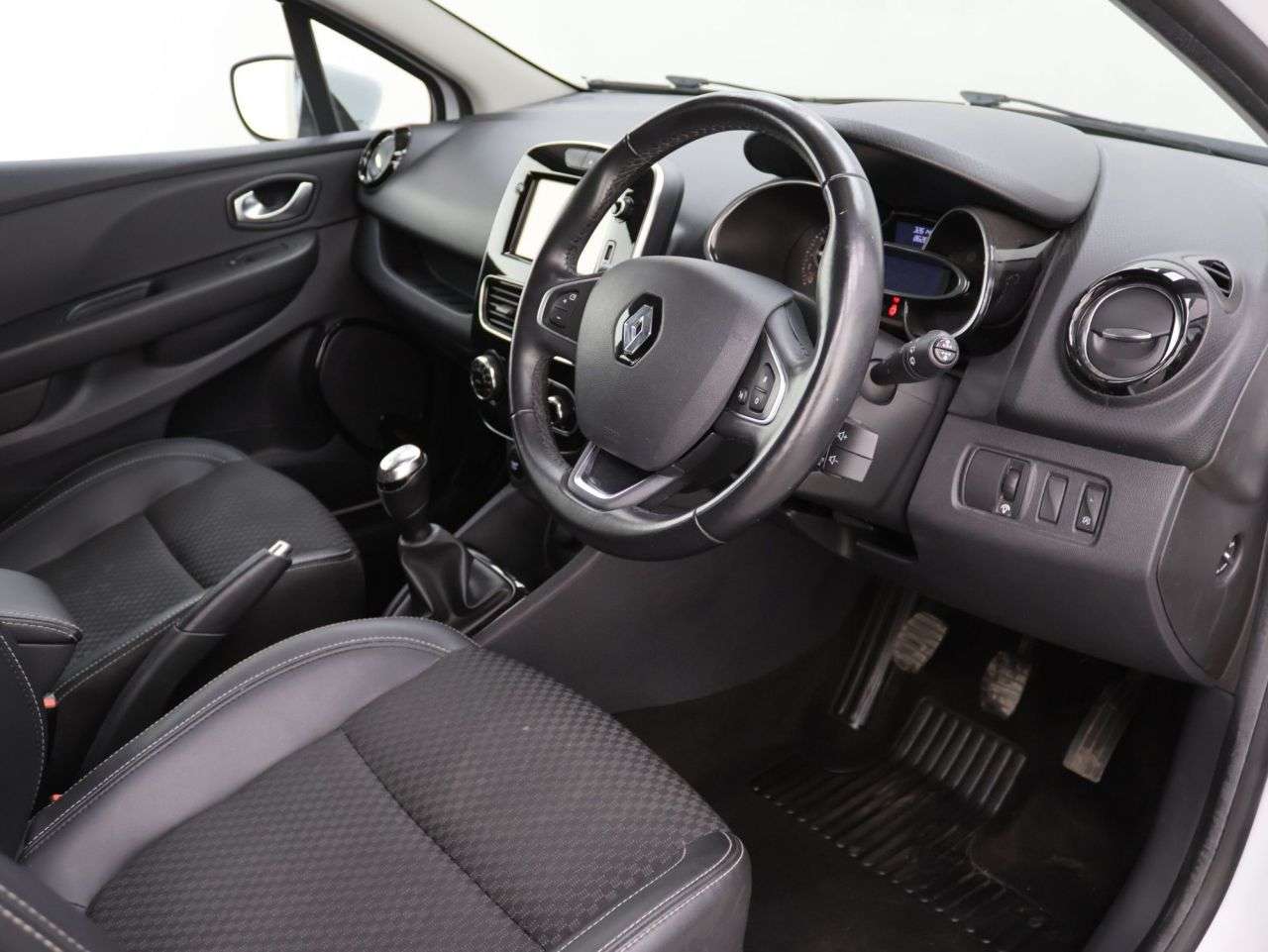 2017 RENAULT CLIO 2017 RENAULT CLIO