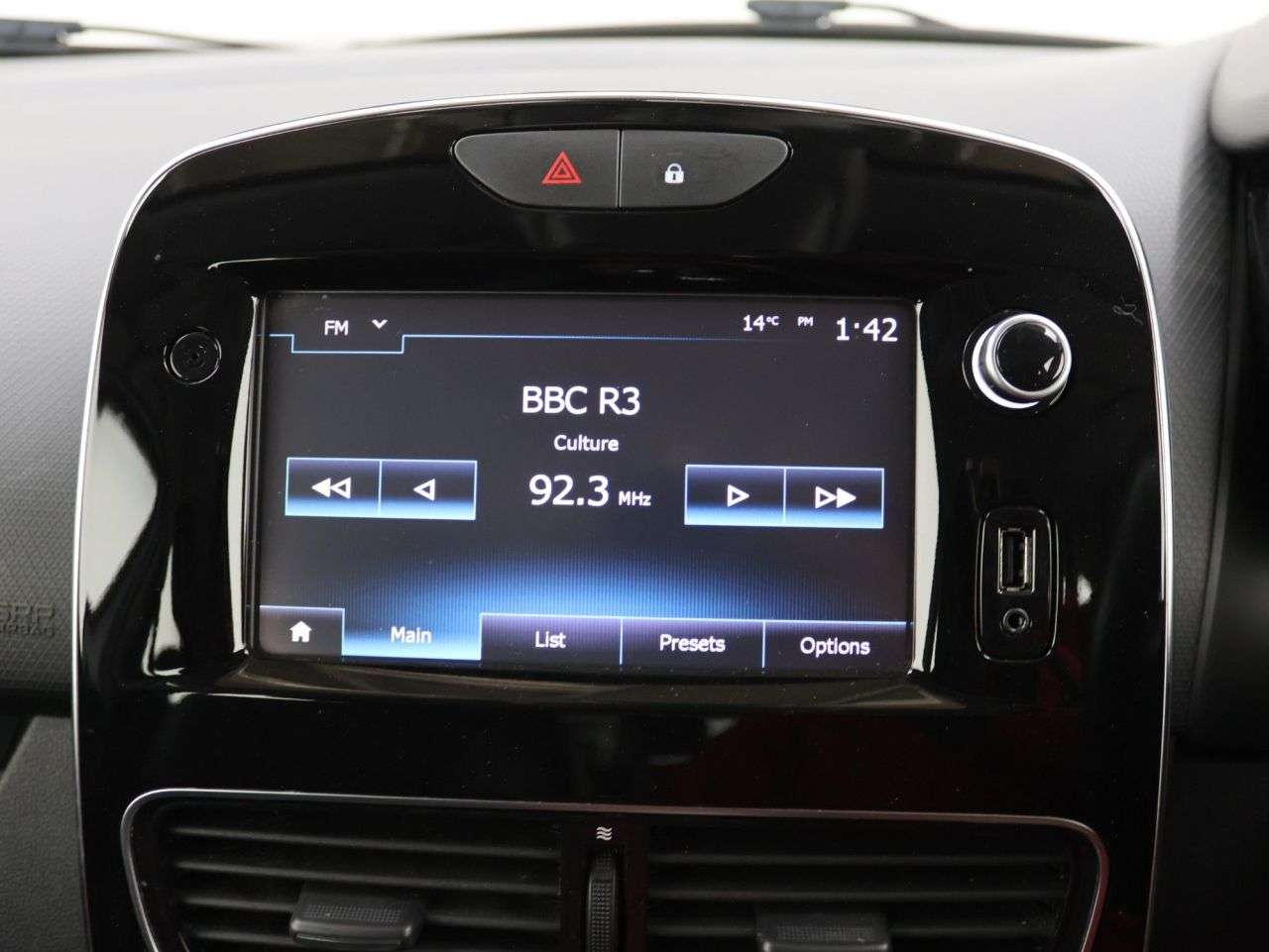 2017 RENAULT CLIO 2017 RENAULT CLIO