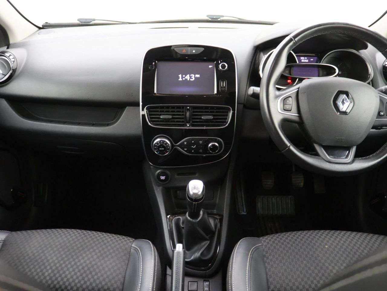2017 RENAULT CLIO 2017 RENAULT CLIO