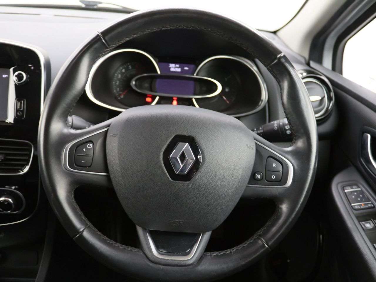2017 RENAULT CLIO 2017 RENAULT CLIO