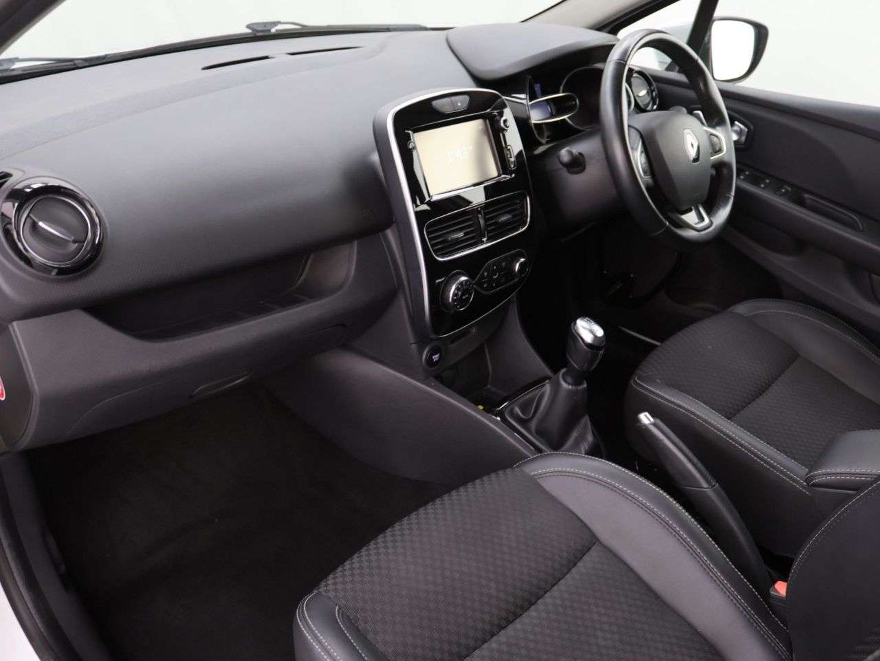 2017 RENAULT CLIO 2017 RENAULT CLIO