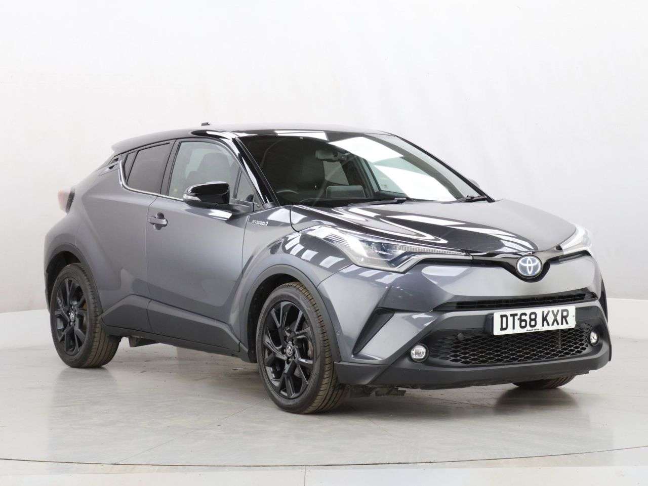 A 2019 TOYOTA C-HR 1.8 VVT-h Dynamic SUV 5dr Petrol Hybrid CVT Euro 6 (s/s) (122 ps) A 2019 TOYOTA C-HR 1.8 VVT-h Dynamic SUV 5dr Petrol Hybrid CVT Euro 6 (s/s) (122 ps)