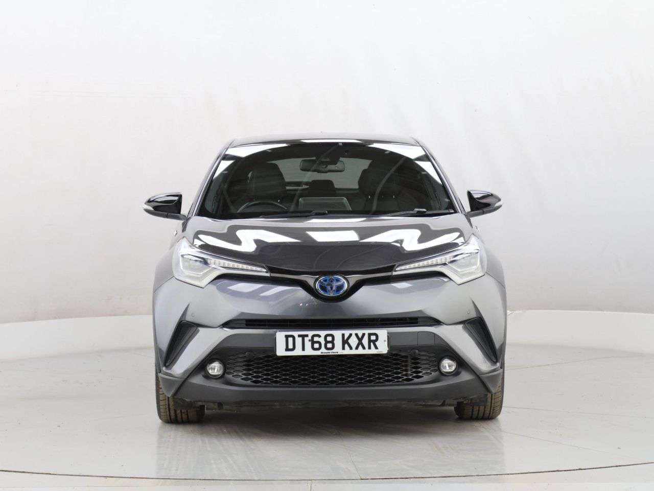 A 2019 TOYOTA C-HR 1.8 VVT-h Dynamic SUV 5dr Petrol Hybrid CVT Euro 6 (s/s) (122 ps) A 2019 TOYOTA C-HR 1.8 VVT-h Dynamic SUV 5dr Petrol Hybrid CVT Euro 6 (s/s) (122 ps)
