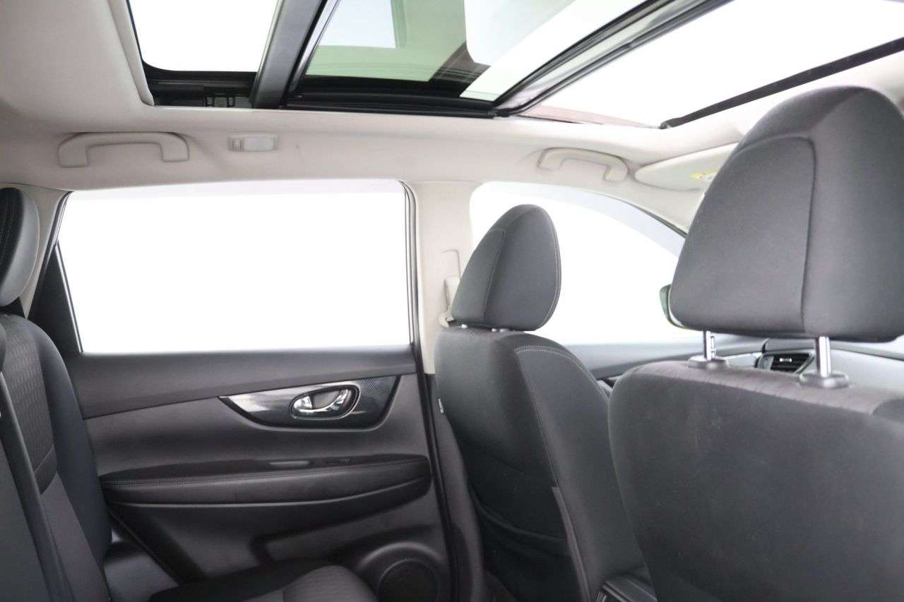 A 2018 NISSAN X-TRAIL 1.6 dCi N-Connecta SUV 5dr Diesel Manual Euro 6 (s/s) (130 ps) A 2018 NISSAN X-TRAIL 1.6 dCi N-Connecta SUV 5dr Diesel Manual Euro 6 (s/s) (130 ps)