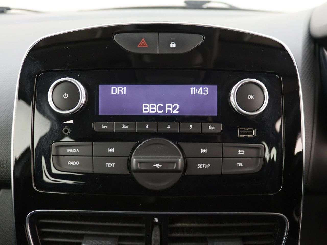 2018 RENAULT CLIO 2018 RENAULT CLIO