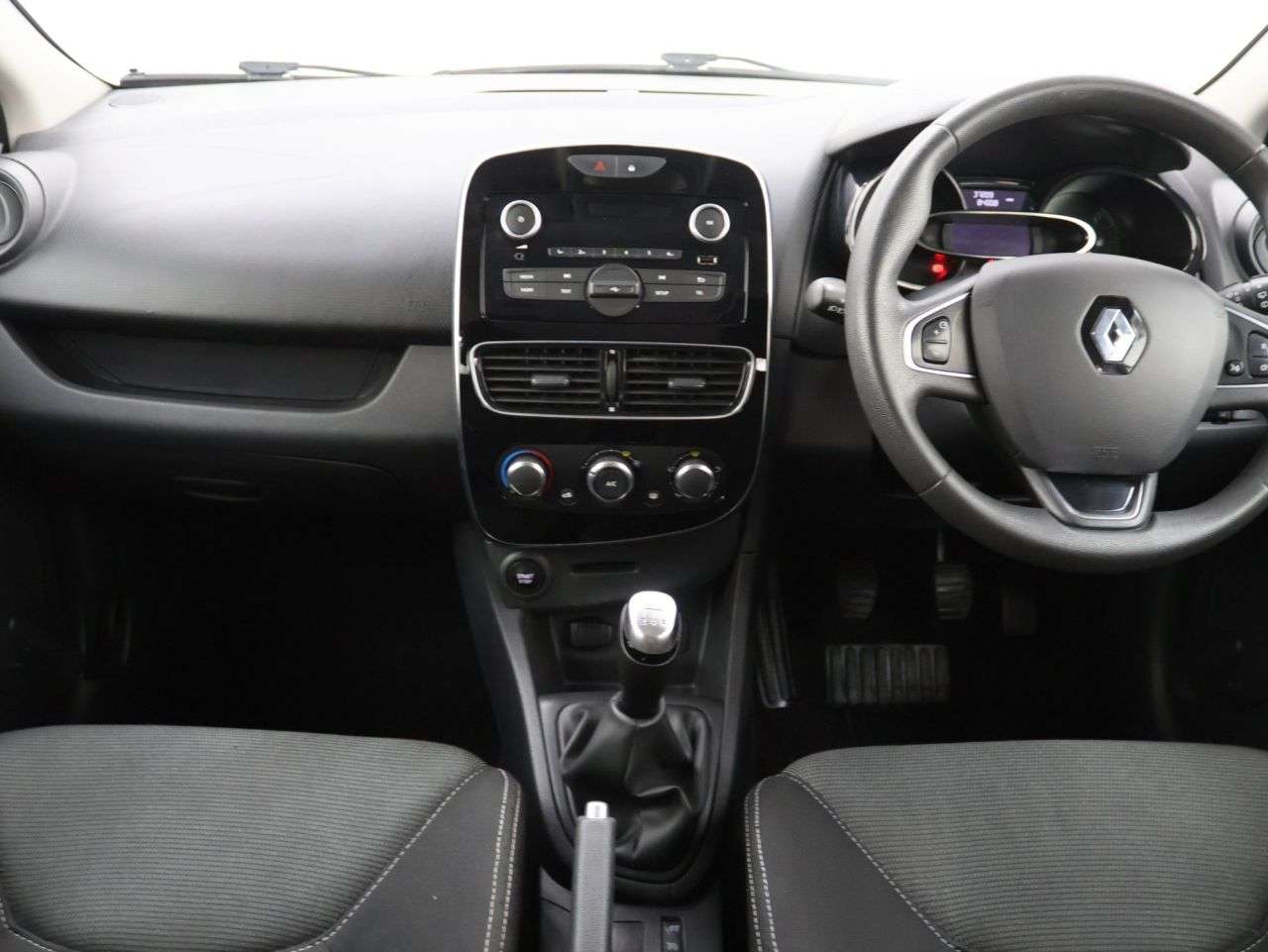 2018 RENAULT CLIO 2018 RENAULT CLIO