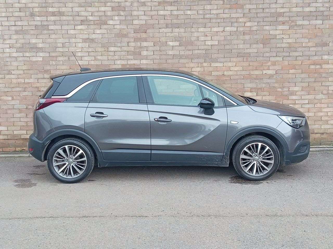 A 2020 VAUXHALL CROSSLAND X 1.2 Griffin SUV 5dr Petrol Manual Euro 6 (s/s) (83 ps) A 2020 VAUXHALL CROSSLAND X 1.2 Griffin SUV 5dr Petrol Manual Euro 6 (s/s) (83 ps)