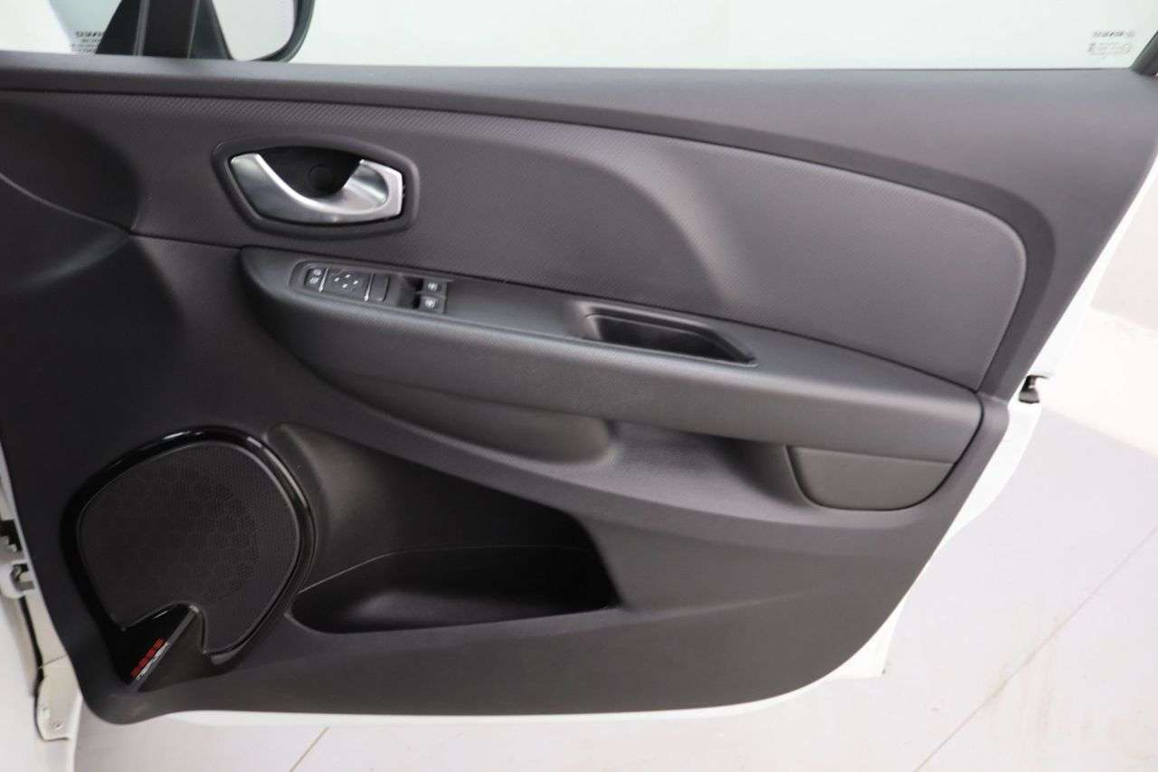 2018 RENAULT CLIO 2018 RENAULT CLIO