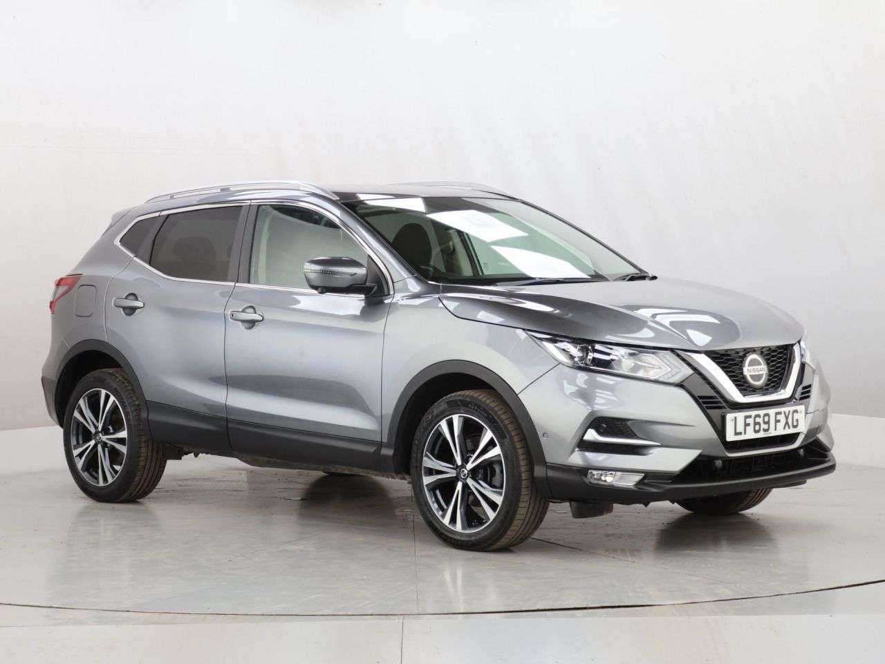 A 2019 NISSAN QASHQAI 1.3 DIG-T N-Connecta SUV 5dr Petrol Manual Euro 6 (s/s) (140 ps) A 2019 NISSAN QASHQAI 1.3 DIG-T N-Connecta SUV 5dr Petrol Manual Euro 6 (s/s) (140 ps)